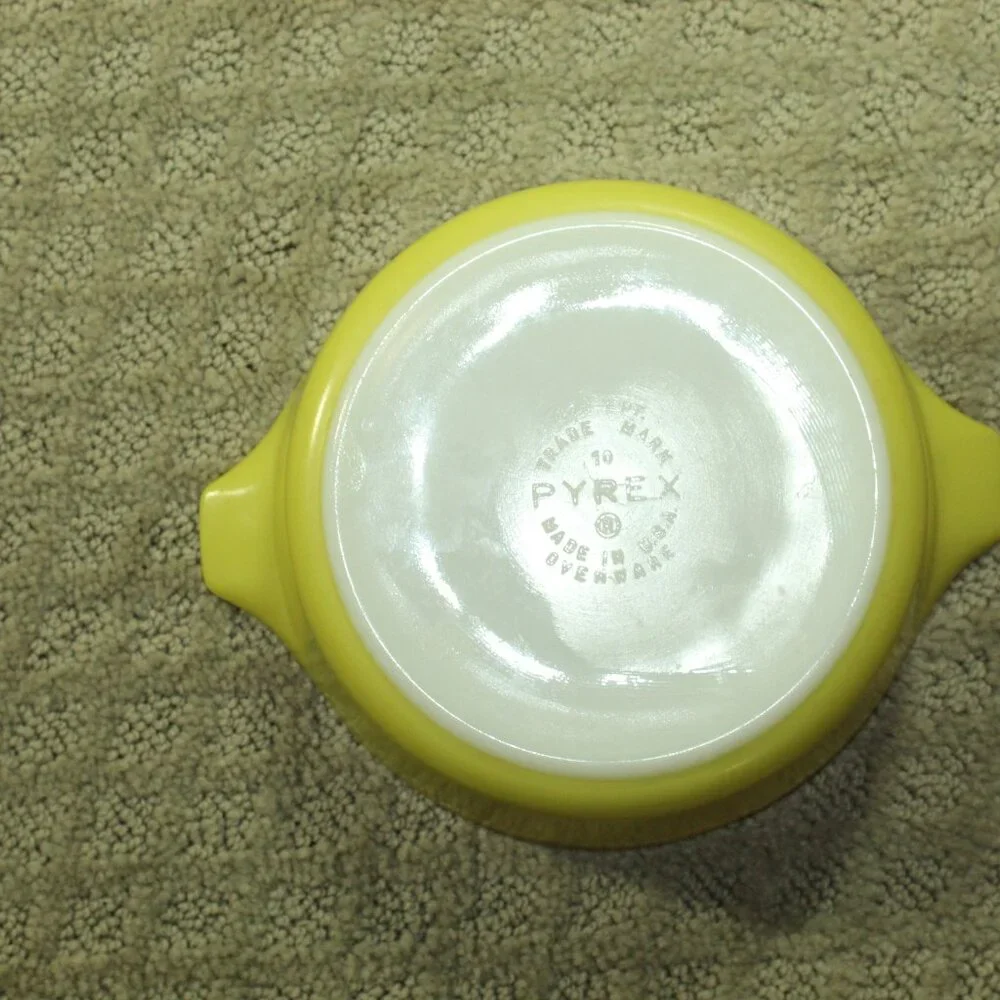 Vintage PYREX Lime Green Round Casserole Dish 471 1 Pt No Lid